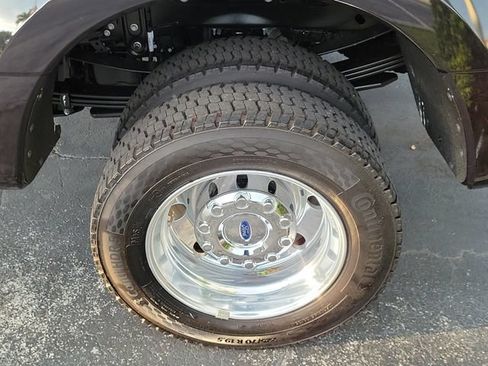 Used 2026 Ford F450 Platinum w/ FX4 Off-Road Package AWD/4WD image 11