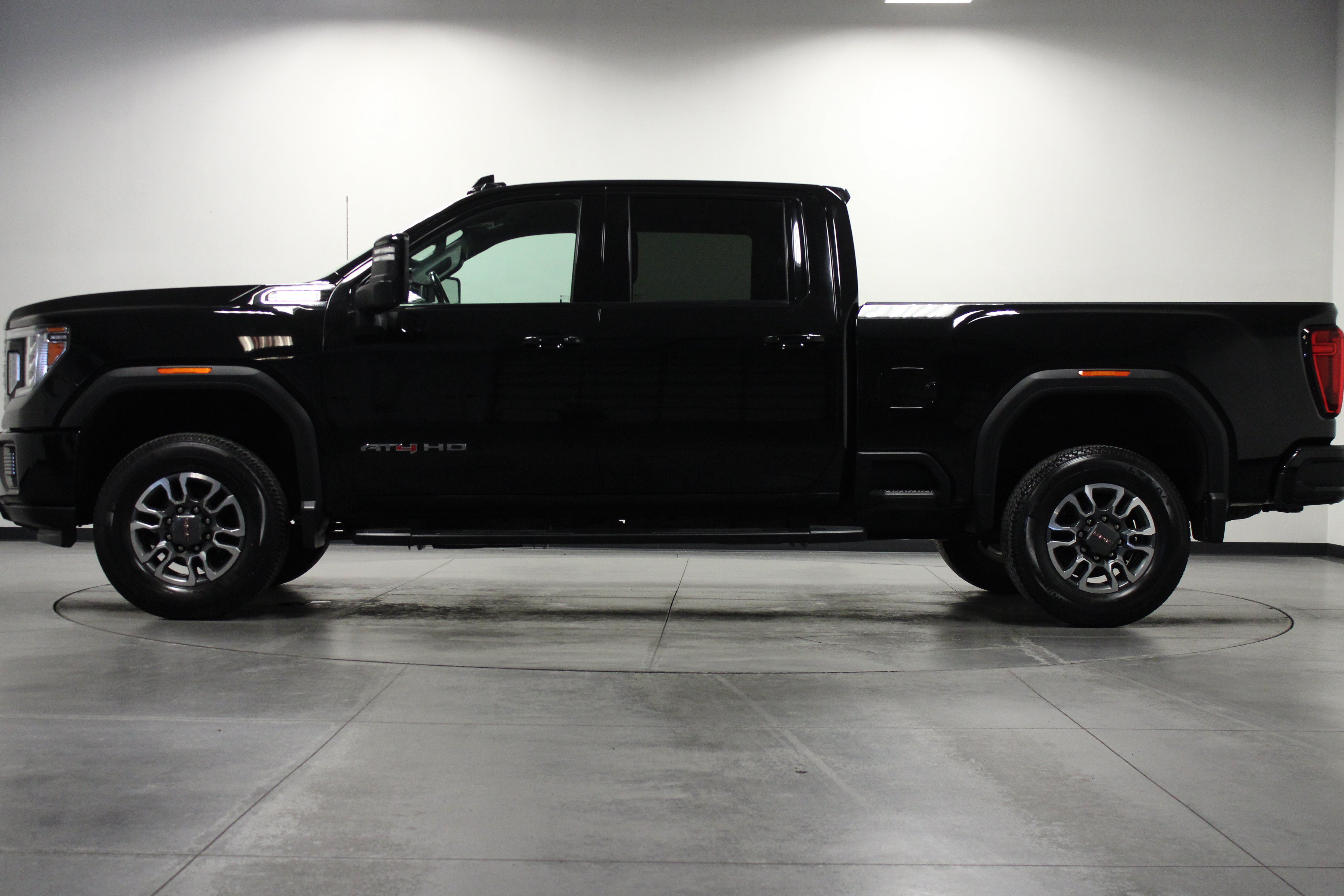 Used 2021 GMC Sierra 2500 AT4 AWD/4WD image 7