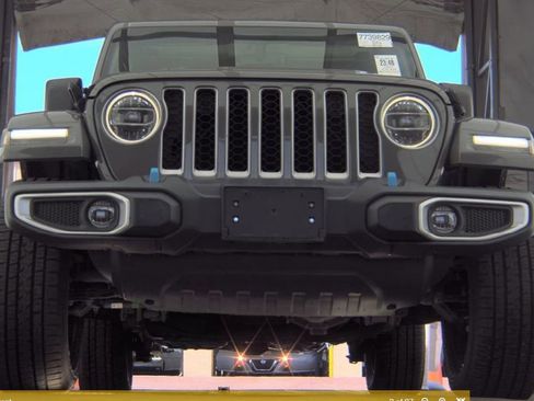Used 2022 Jeep Wrangler Unlimited Sahara AWD/4WD image 2