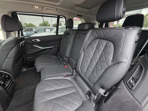 Used 2025 BMW X7 xDrive40i AWD/4WD image 10