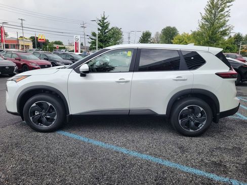 New 2026 Nissan Rogue SV AWD/4WD image 9