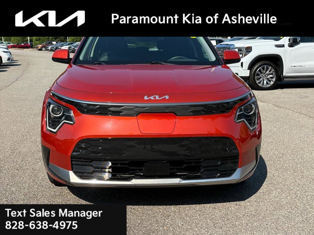 Certified 2023 Kia Niro Wind FWD image 2