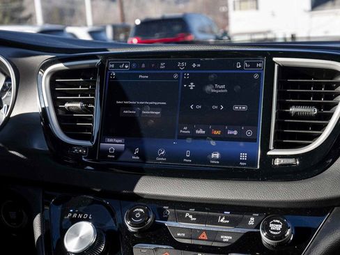 New 2026 Chrysler Voyager LX image 15