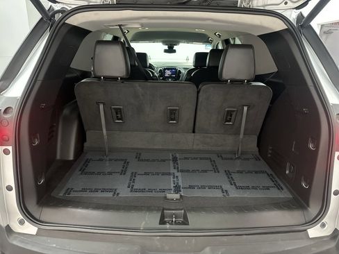 Used 2021 Chevrolet Traverse RS image 42
