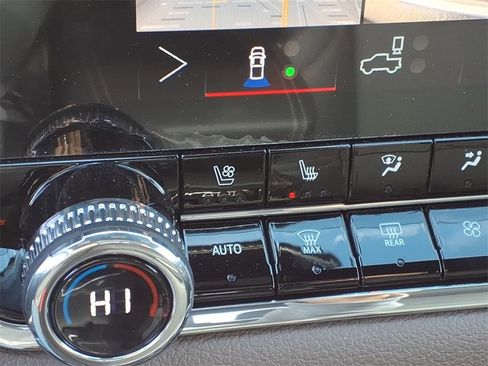 New 2025 GMC Canyon Denali w/ LPO, Denali Black Edition image 12