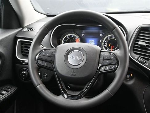 Used 2023 Jeep Cherokee Altitude Lux image 14