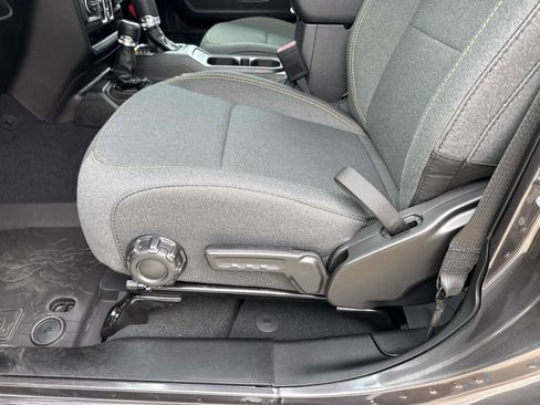 New 2026 Jeep Gladiator Sport image 18