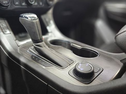 Used 2019 GMC Acadia SLT w/ Black Edition image 24