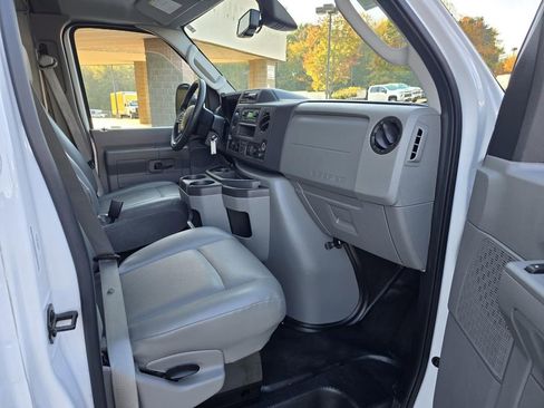 Used 2024 Ford E-350 and Econoline 350 Super Duty w/ Driver's Safety Package image 28