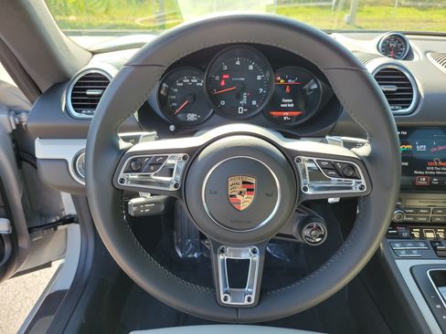 Used 2024 Porsche 718 Cayman RWD image 26