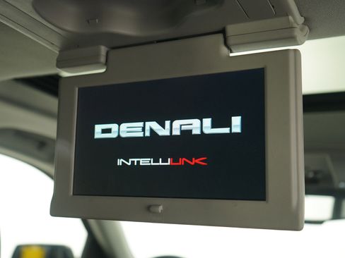 Used 2018 GMC Yukon XL Denali w/ Open Road Package image 17