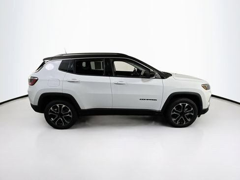 Used 2022 Jeep Compass Limited image 4