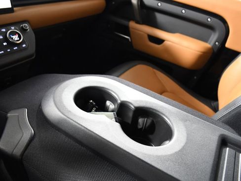 Used 2023 Land Rover Defender 90 X image 30