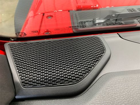 Used 2025 Jeep Wrangler Sport S image 28