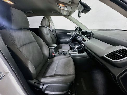 Used 2025 Kia Seltos LX AWD/4WD image 29