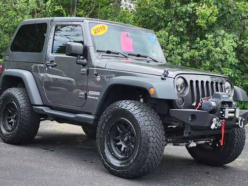 Used 2018 Jeep Wrangler Sport AWD/4WD image 2