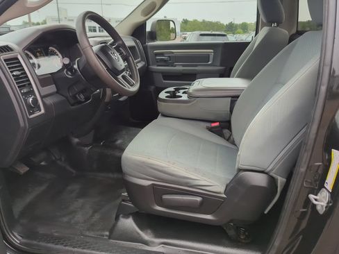 Used 2018 RAM 2500 Tradesman w/ Chrome Appearance Group AWD/4WD image 29