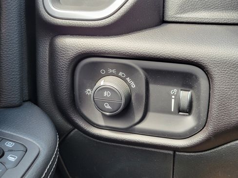 Used 2025 RAM 2500 Big Horn AWD/4WD image 10