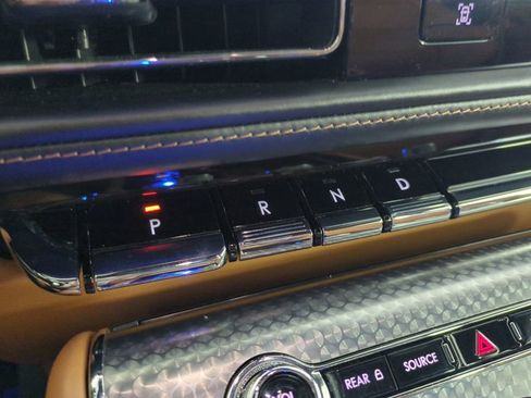 Used 2023 Lincoln Aviator Black Label Grand Touring AWD/4WD image 23
