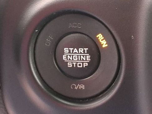 Used 2022 Jeep Wrangler Unlimited Sahara w/ Cold Weather Group AWD/4WD image 25