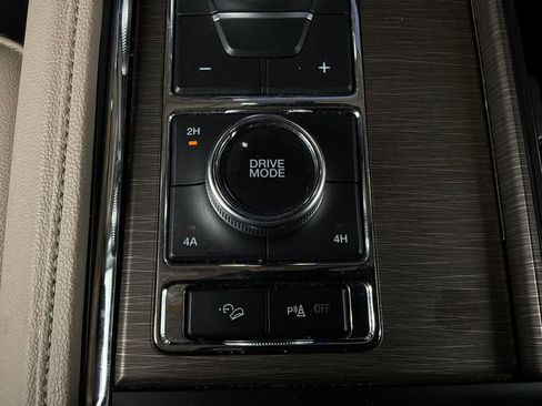 Used 2024 Ford Expedition Max Limited AWD/4WD image 25
