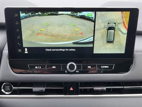 New 2025 Mitsubishi Outlander SE image 13