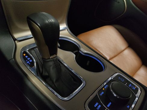 Used 2016 Jeep Grand Cherokee Summit AWD/4WD image 26