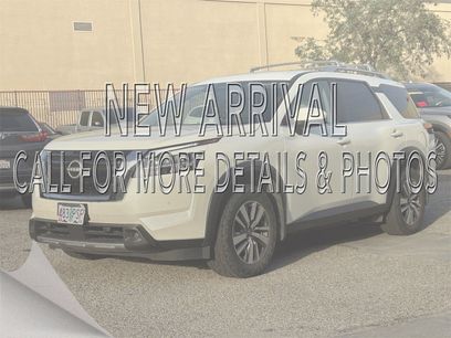 Used 2023 Nissan Pathfinder SL