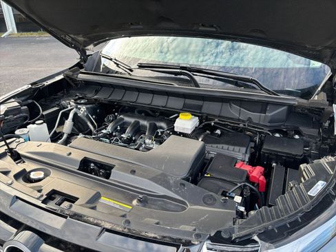 Used 2025 Nissan Pathfinder SV image 27