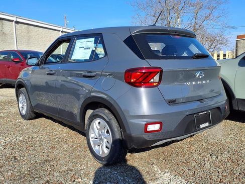 New 2026 Hyundai Venue SE FWD image 3