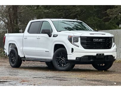 New 2026 GMC Sierra 1500 Elevation w/ LPO, Elevation Black Package