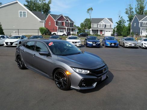 Used 2018 Honda Civic Sport image 2