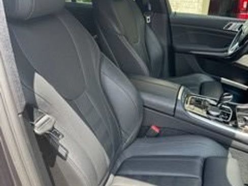 Used 2021 BMW X5 xDrive40i w/ Premium Package 2 AWD/4WD image 4