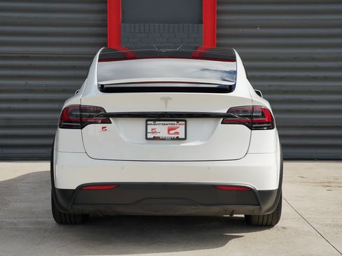 Used 2023 Tesla Model X Standard Range image 7