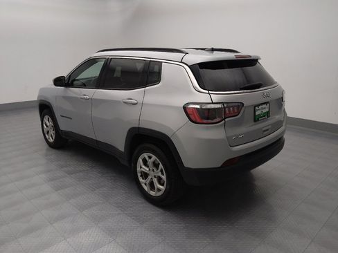 Used 2024 Jeep Compass Latitude image 3