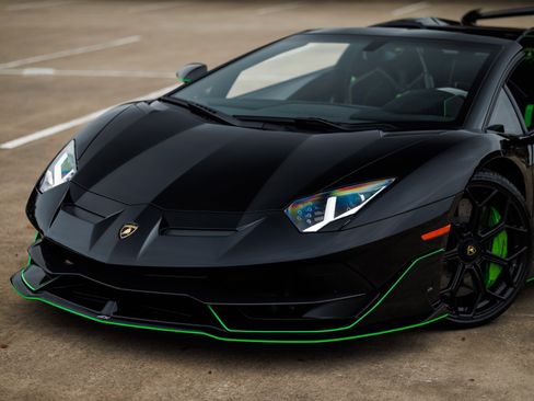 Used 2021 Lamborghini Aventador SVJ image 25