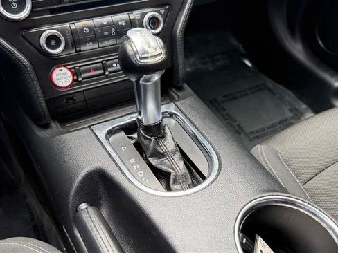 Used 2016 Ford Mustang Coupe RWD image 25