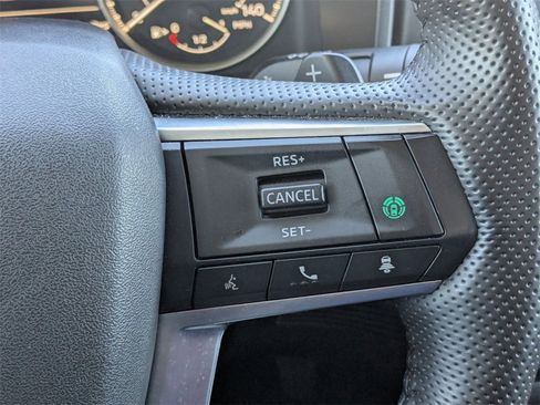 Used 2025 Mitsubishi Outlander SE image 23