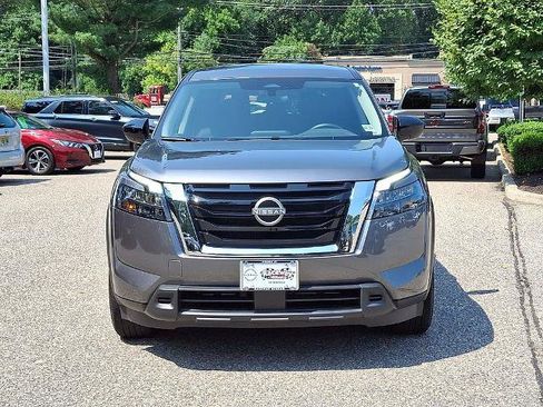 Certified 2025 Nissan Pathfinder S AWD/4WD image 3