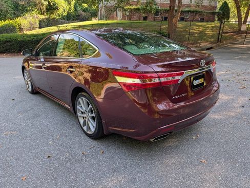Used 2015 Toyota Avalon XLE Touring FWD image 3