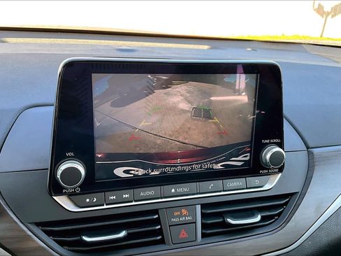 Used 2024 Nissan Altima 2.5 SV image 26