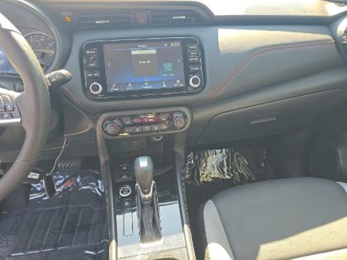 Used 2023 Nissan Kicks SR w/ SR Premium Package FWD image 10