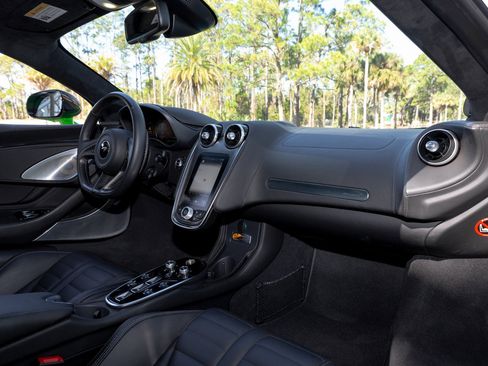 Used 2025 McLaren GTS image 23