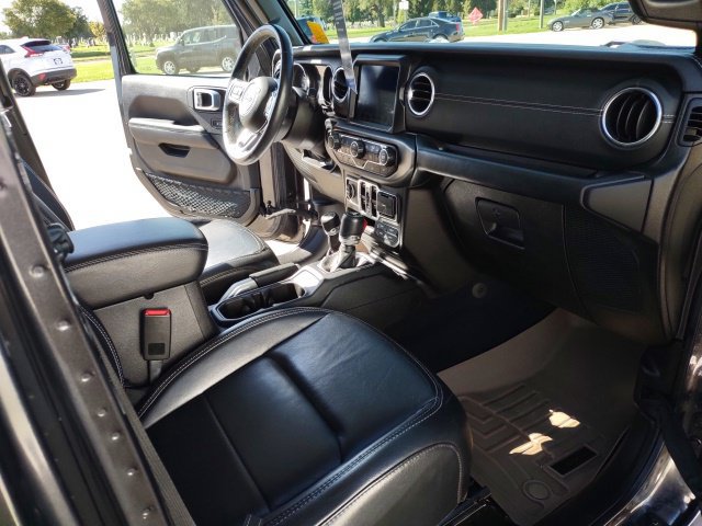 Used 2019 Jeep Wrangler Unlimited Sahara w/ Uconnect 4C Nav & Sound Group AWD/4WD image 26