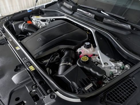 Used 2024 Land Rover Range Rover SE image 41