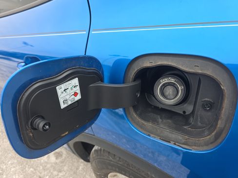 Used 2020 Ford Escape SE image 14