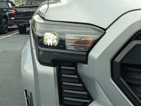 Used 2024 Toyota Tacoma TRD Sport RWD image 11