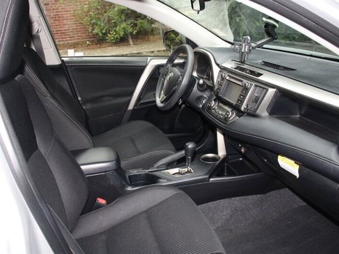 Used 2013 Toyota RAV4 XLE AWD/4WD image 15