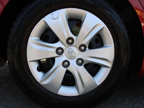 Used 2016 Hyundai Elantra SE image 20