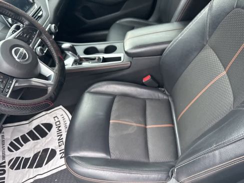 Used 2022 Nissan Altima 2.5 SR w/ Midnight Edition Package image 11